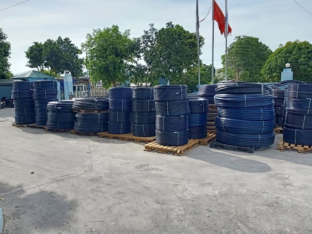 PE100 có tính năng cơ hóa vượt trội hơn hẳn so với PE80 nên nó đang dần thay thế cho thế hệ này